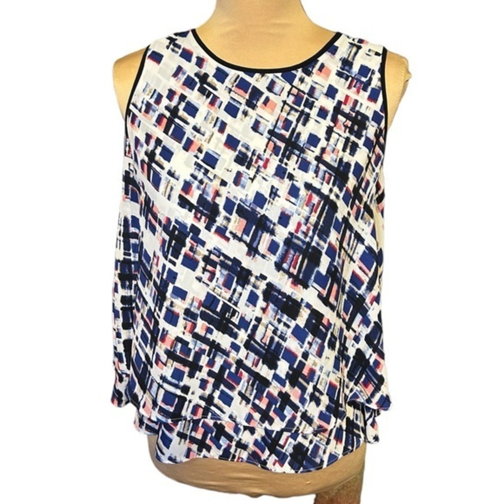 White House Black Market Geometric Layered Shell Key Hole on Back Small